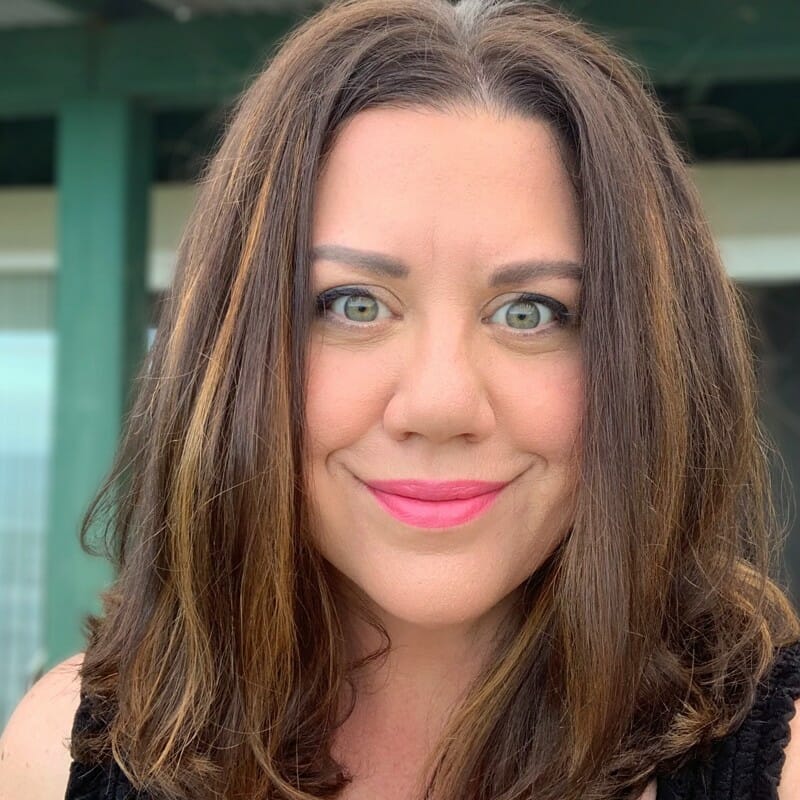 LinkedIn, profile photo, woman with green eyes